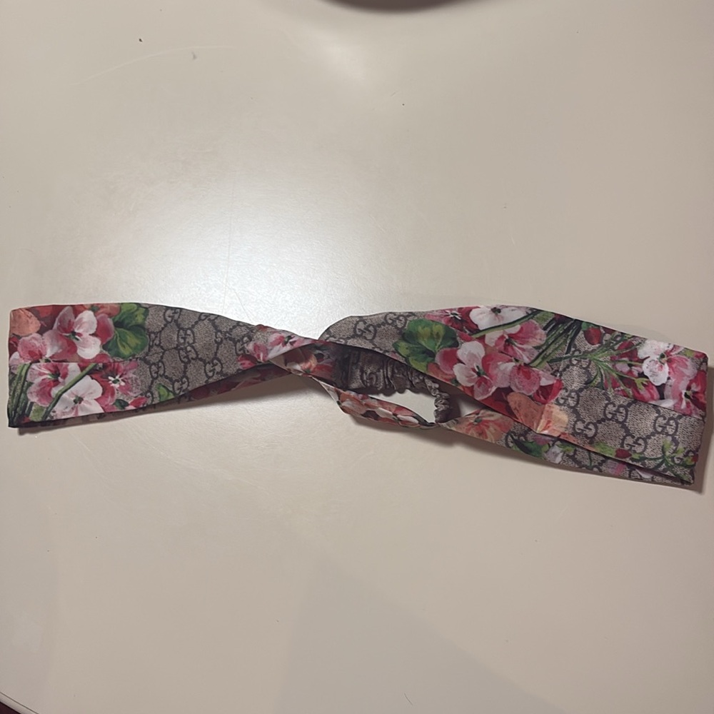 Gucci Gray and Pink Floral Headband - Picture 2 of 4